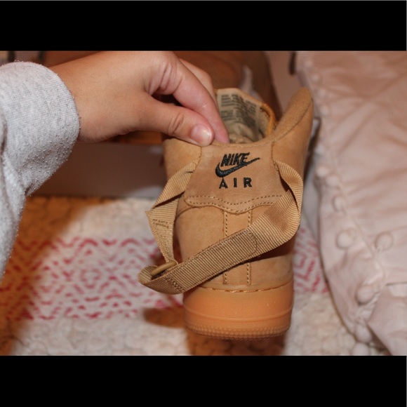 Nike Air Force 1 High - Picture 3 of 4